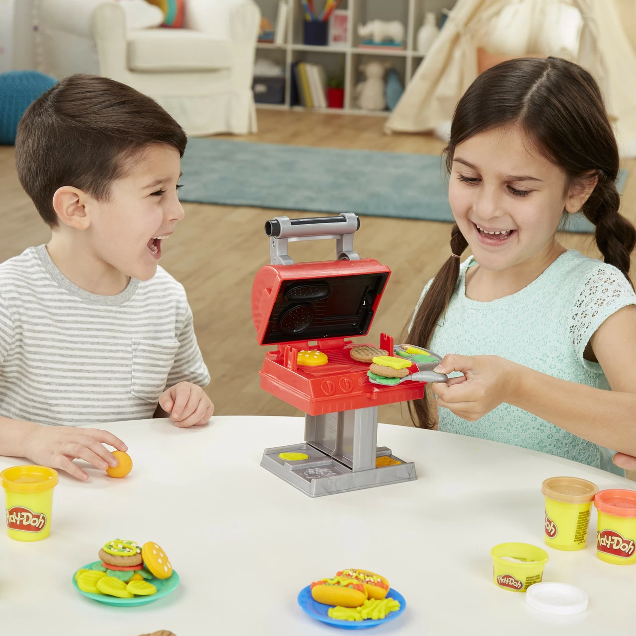 Play-Doh Kitchen Creations Grill 'n Stamp Playset 9 Play-Doh Kitchen Creations Grill 'n Stamp Playset - Image 7