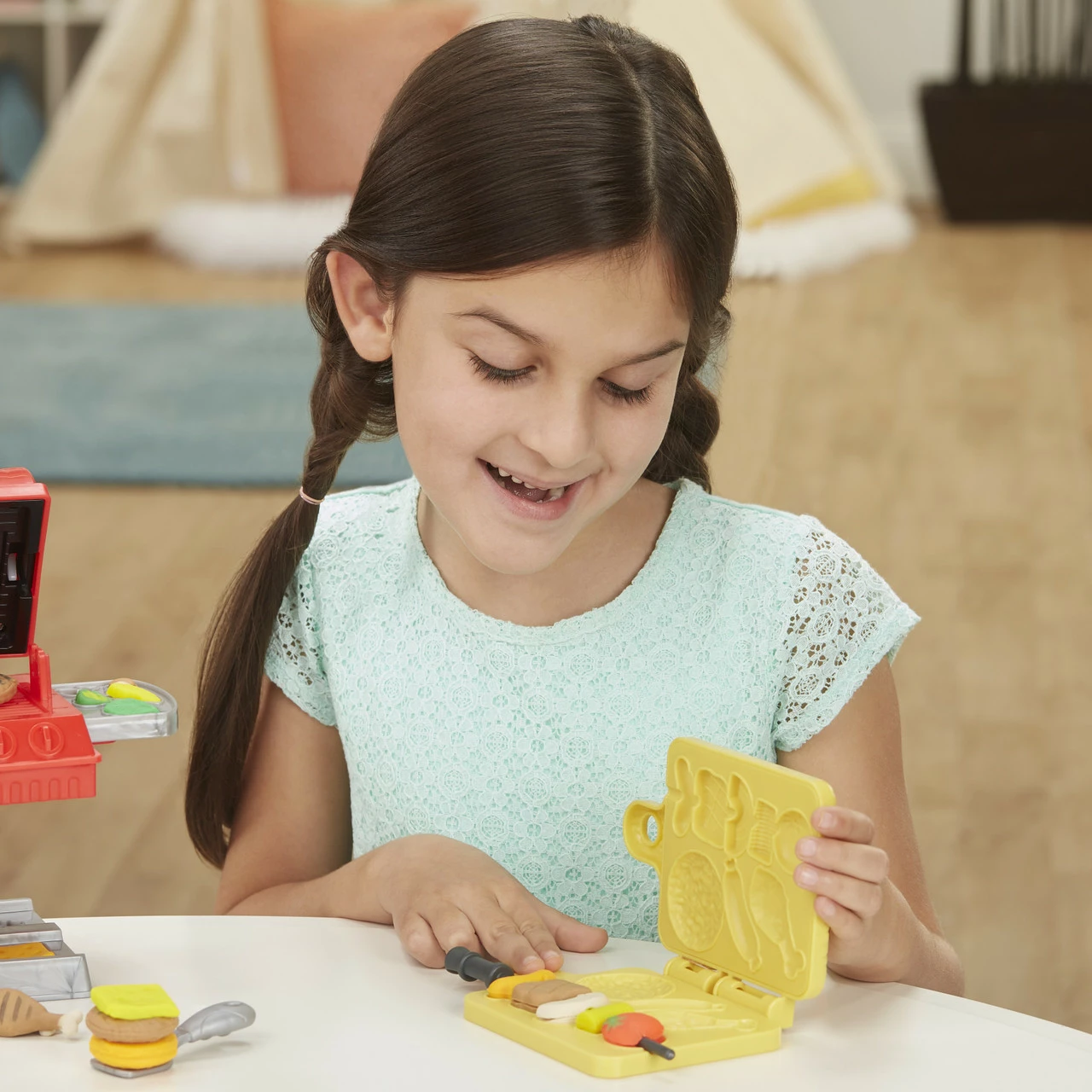Play-Doh Kitchen Creations Grill 'n Stamp Playset 5 Play-Doh Kitchen Creations Grill 'n Stamp Playset - Image 3