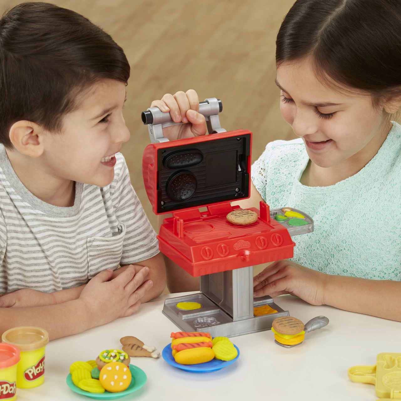 Play-Doh Kitchen Creations Grill 'n Stamp Playset 7 Play-Doh Kitchen Creations Grill 'n Stamp Playset - Image 5